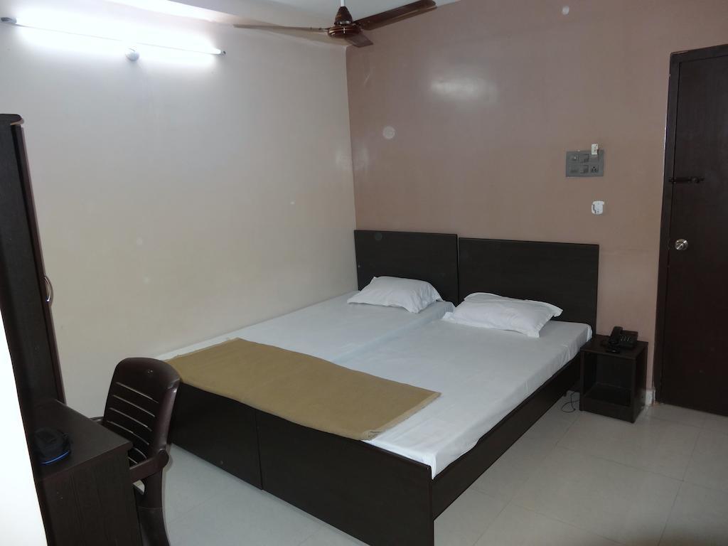 Dwaraka Inn Hajdarabad Pokój zdjęcie