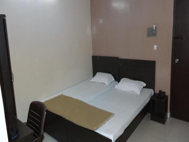 Dwaraka Inn Hajdarabad Zewnętrze zdjęcie